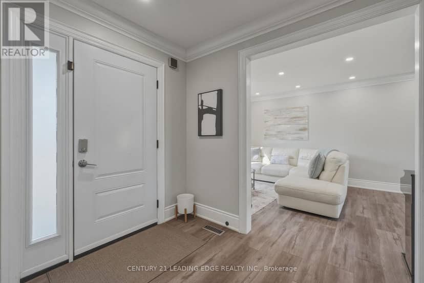 1100 Maclean Street — photo 11 of 40