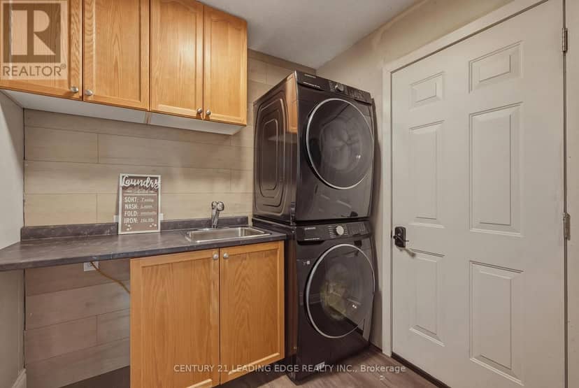 1100 Maclean Street — photo 26 of 40