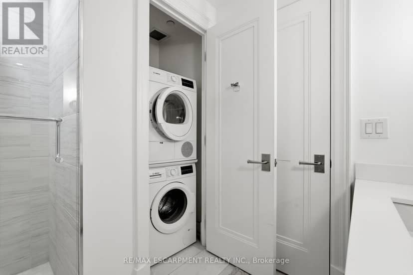 310 - 2060 Lakeshore Road — photo 10 of 40