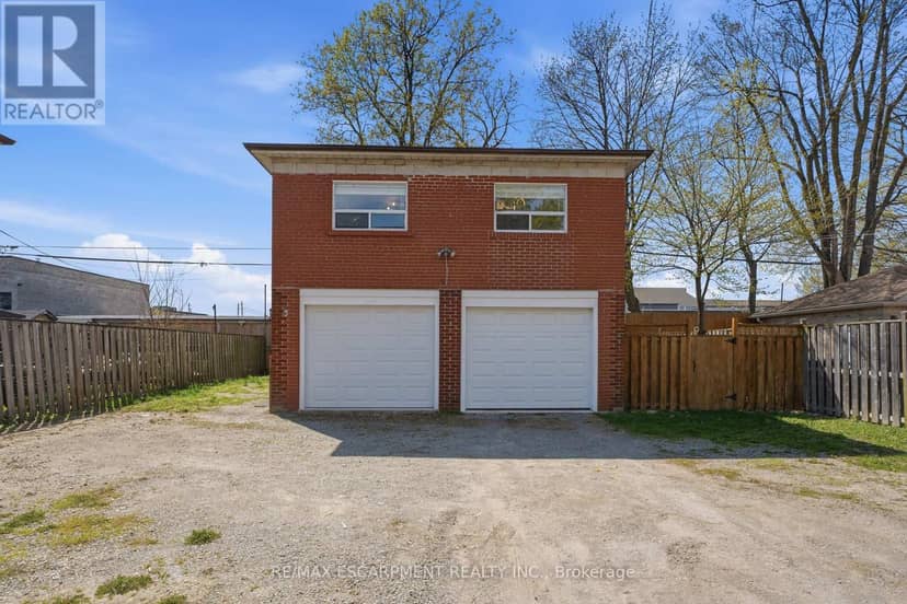 1049 Glencairn Avenue — photo 13 of 29