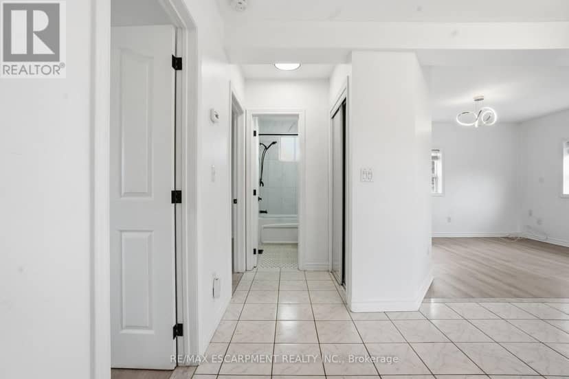 1049 Glencairn Avenue — photo 17 of 29