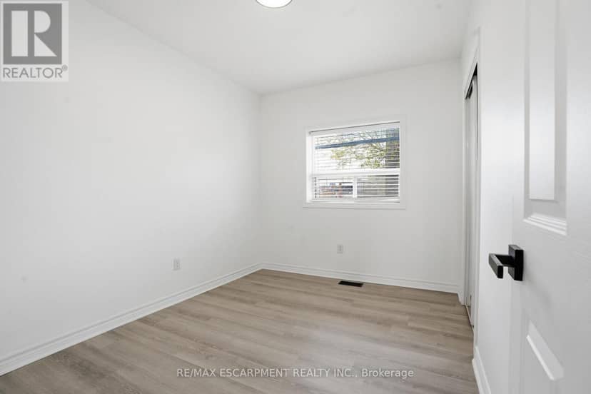 1049 Glencairn Avenue — photo 19 of 29