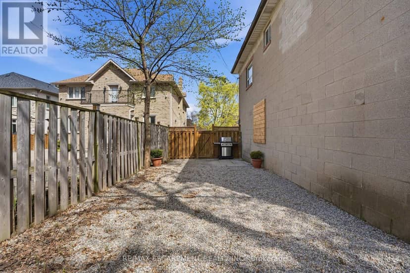 1049 Glencairn Avenue — photo 21 of 29