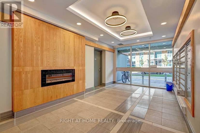215 - 258B Sunview Street — photo 2 of 11