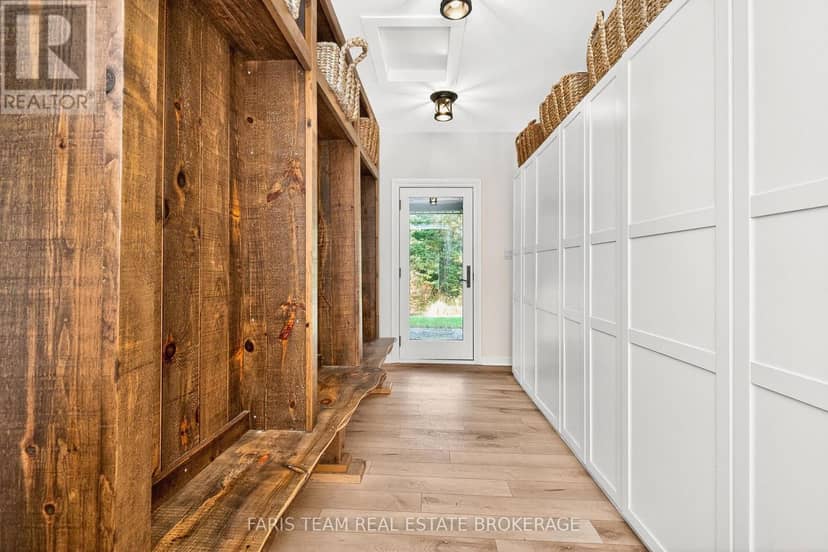1076 Beaver Lane — photo 25 of 40