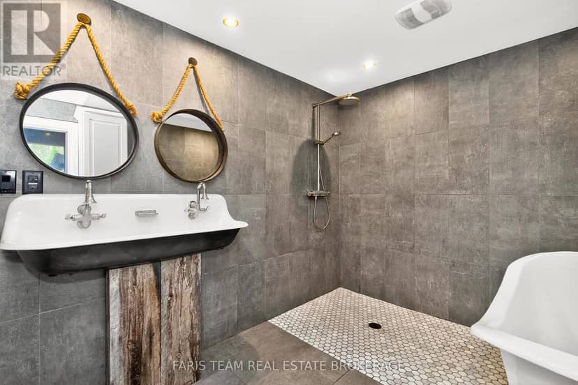 1076 Beaver Lane — photo 20 of 40