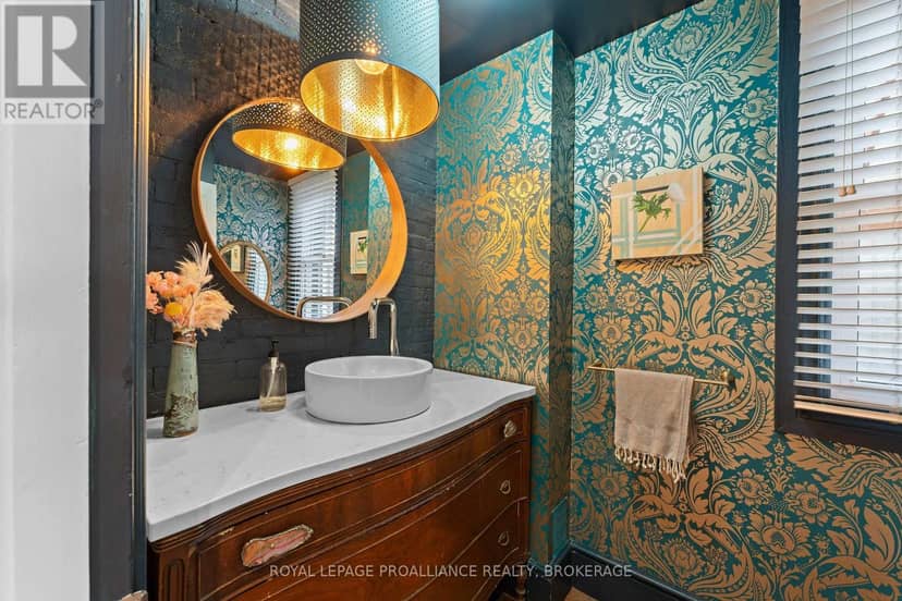 28 Wellington Street — photo 12 of 40
