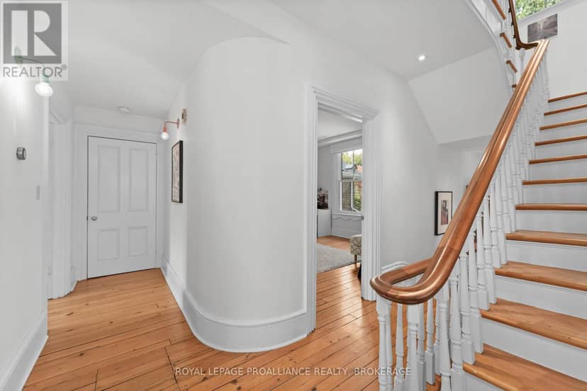 28 Wellington Street — photo 19 of 40