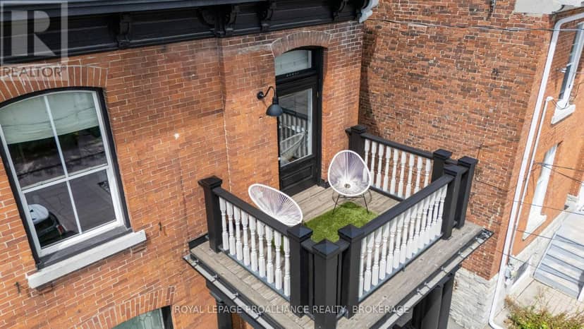 28 Wellington Street — photo 3 of 40