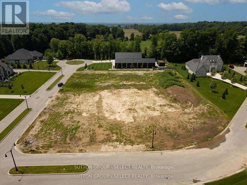 3870 South Winds Drive — photo 2 of 12