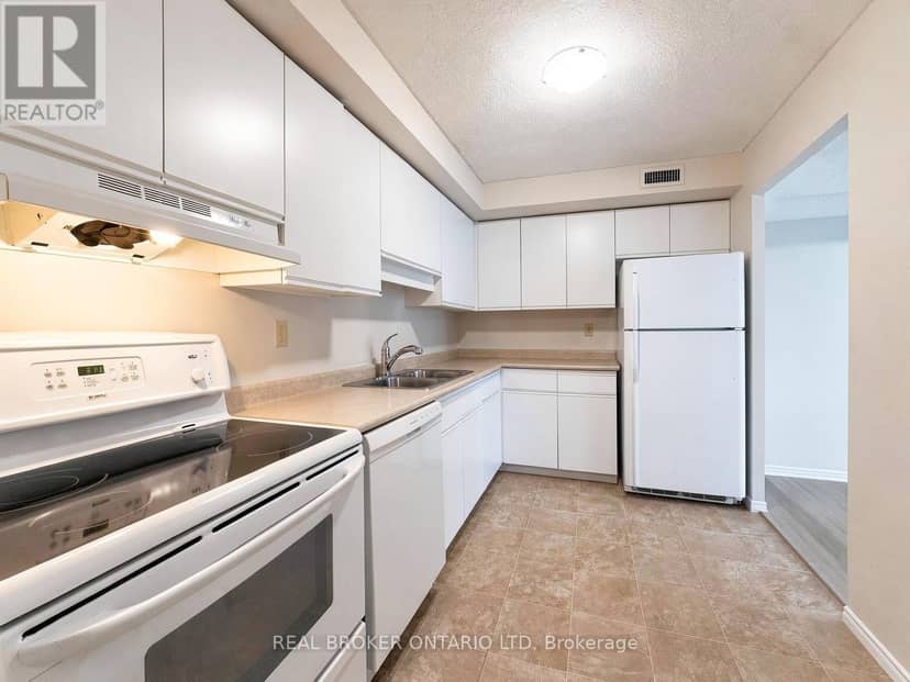 315 - 521 Riverside Drive — photo 7 of 17