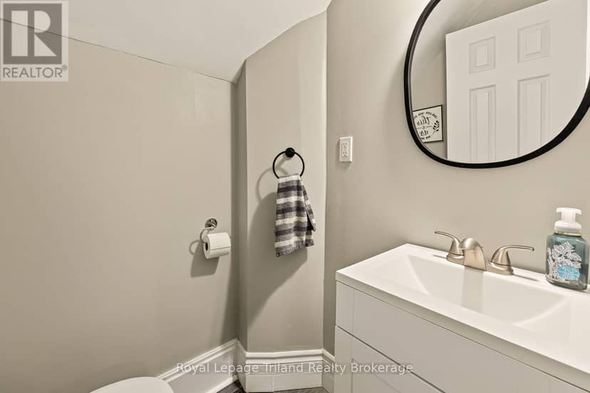 257 Hunter Street — photo 23 of 38