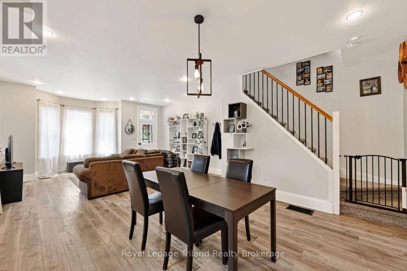 257 Hunter Street — photo 9 of 38