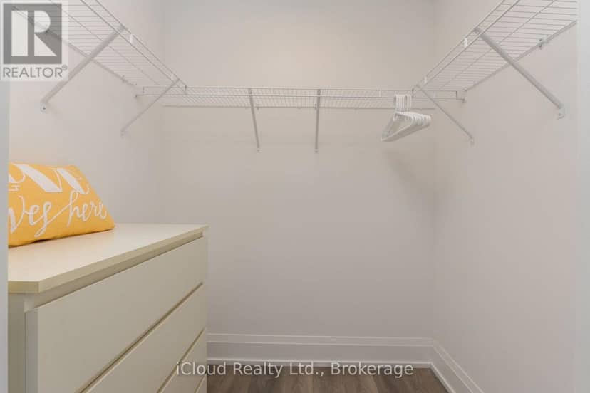 422 - 1 Hume Street — photo 28 of 40
