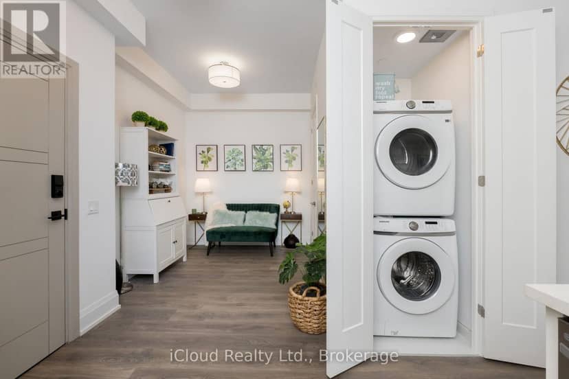 422 - 1 Hume Street — photo 8 of 40
