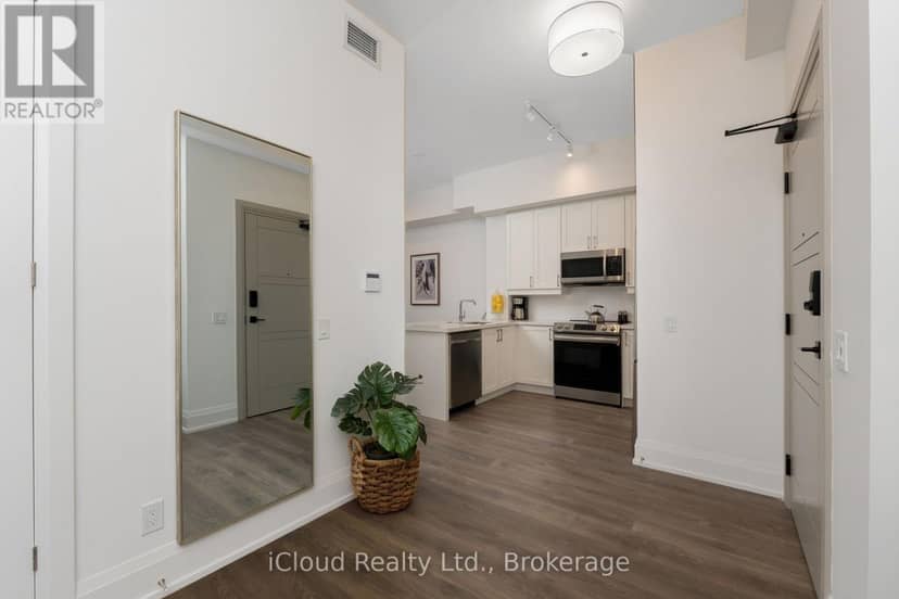 422 - 1 Hume Street — photo 9 of 40