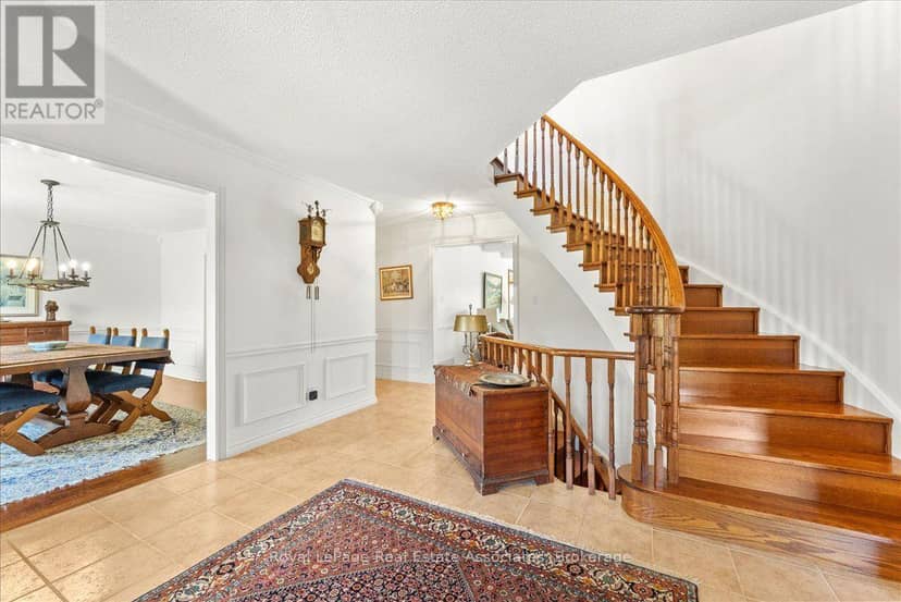 4 Wolf Crescent — photo 18 of 32