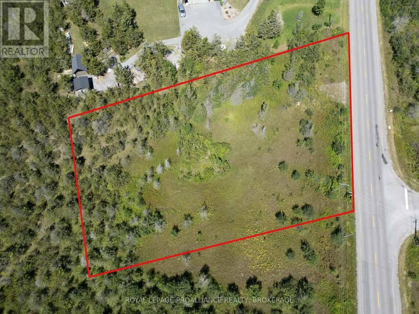 1707 County Road 2, Prince Edward County
