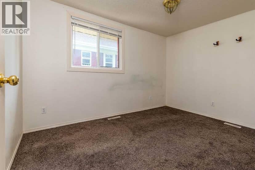 206 MAIN Street — photo 11 of 28