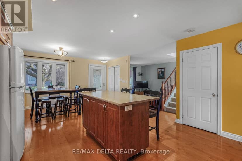 2567 Cleroux Crescent — photo 11 of 35