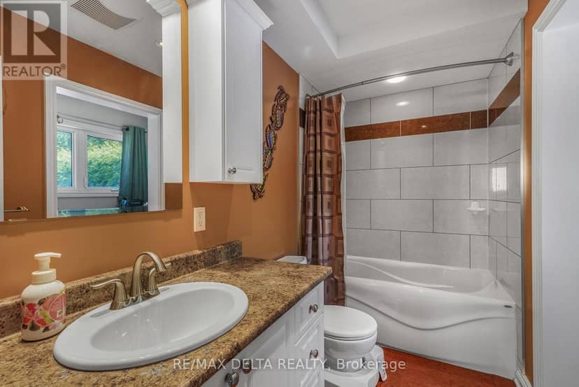 2567 Cleroux Crescent — photo 14 of 35