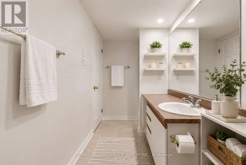 204 - 800 McKellar Avenue — photo 12 of 13