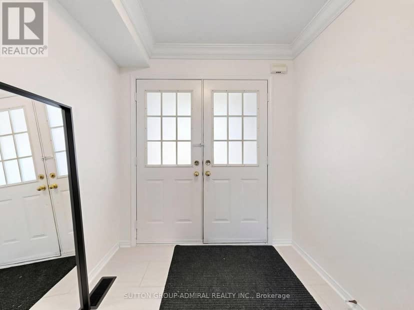 12 Elderbrook Crescent — photo 4 of 31