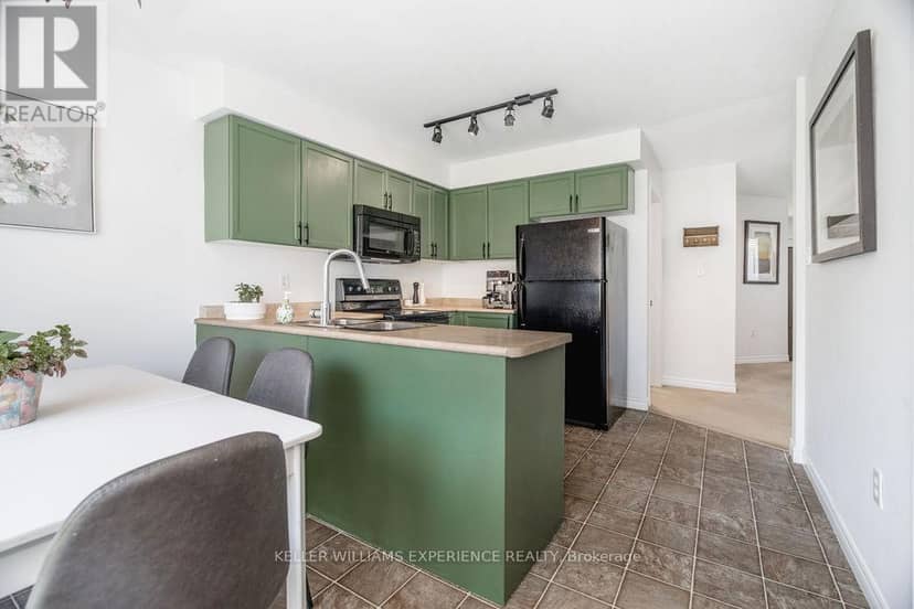 27 Michelle Drive — photo 8 of 39