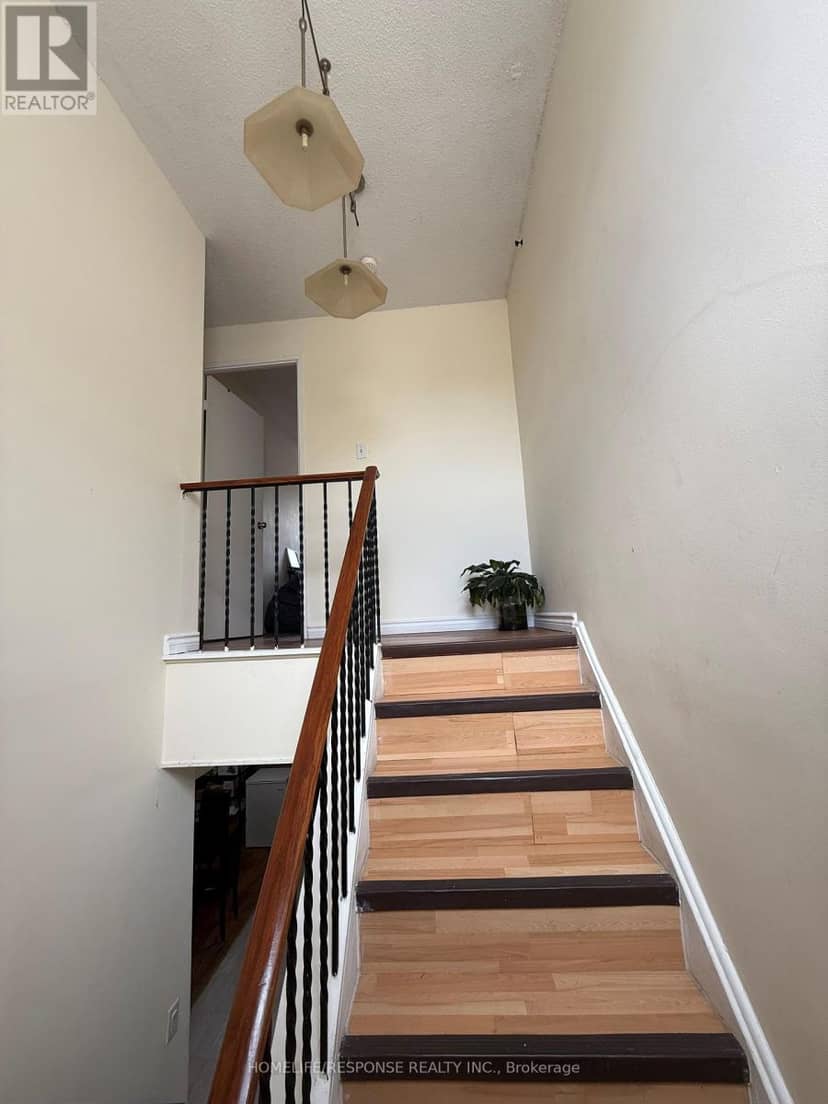 158 - 1055 Dundas Street E — photo 10 of 13