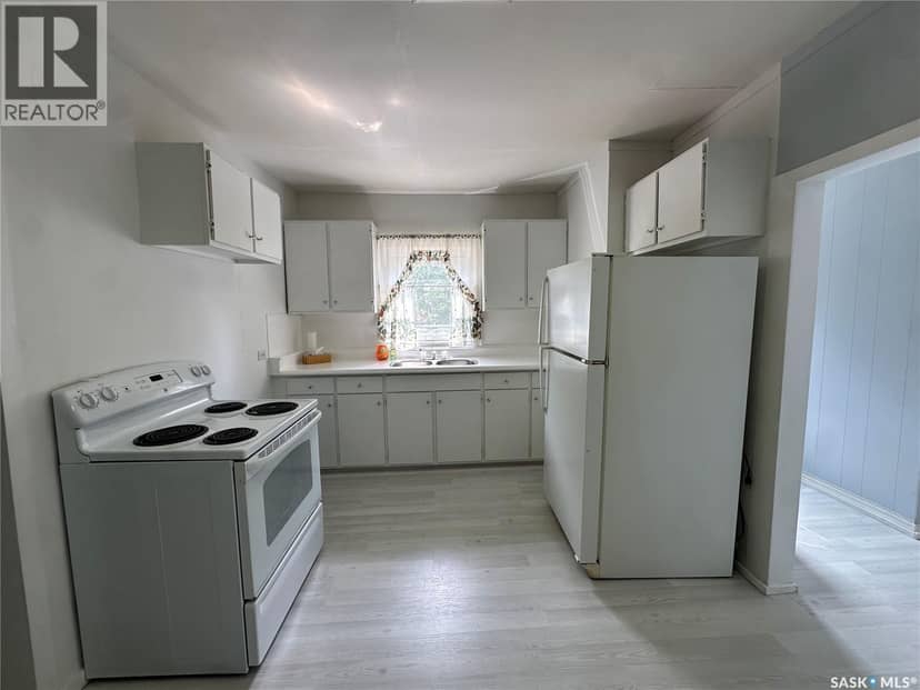 302 Morken STREET — photo 4 of 28
