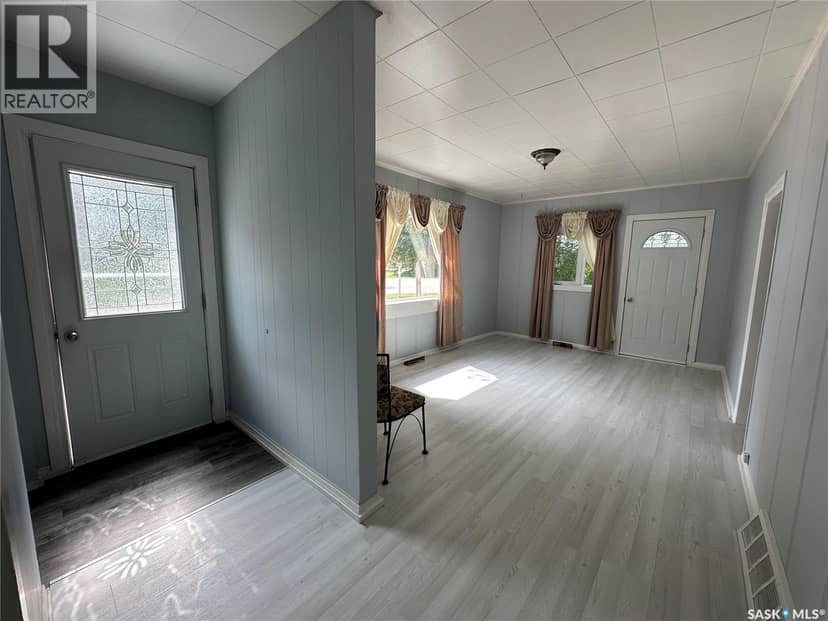 302 Morken STREET — photo 8 of 28