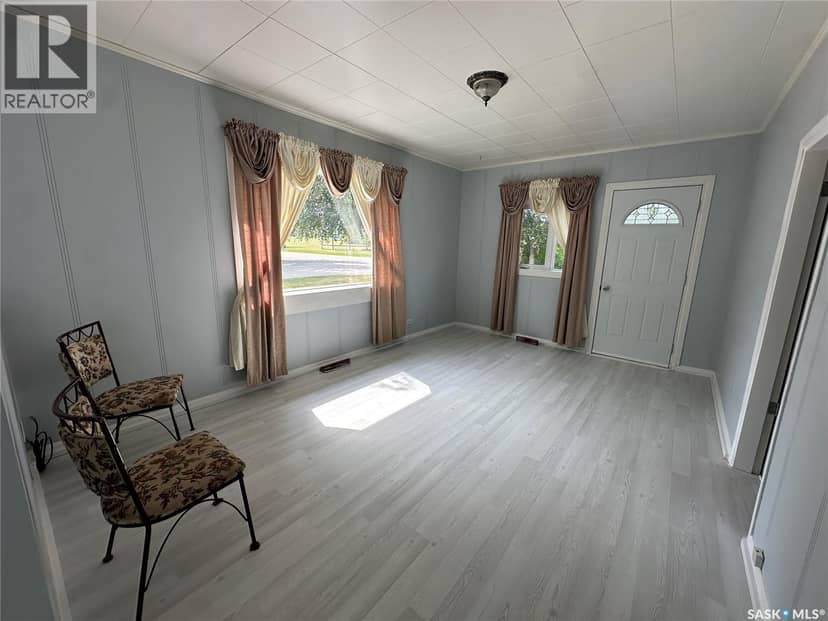 302 Morken STREET — photo 9 of 28