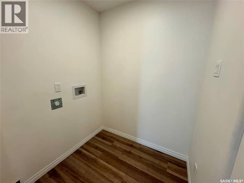 214 Thomson STREET — photo 10 of 25
