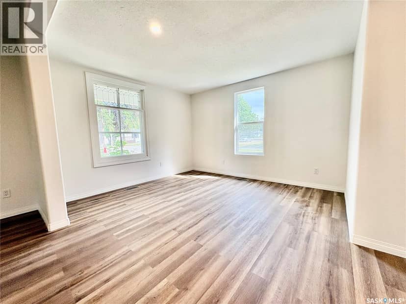 214 Thomson STREET — photo 14 of 25
