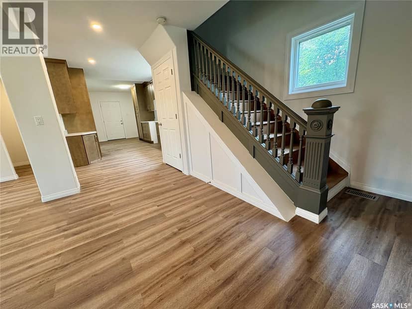 214 Thomson STREET — photo 16 of 25