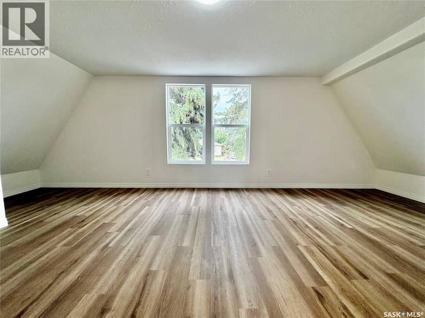 214 Thomson STREET — photo 19 of 25