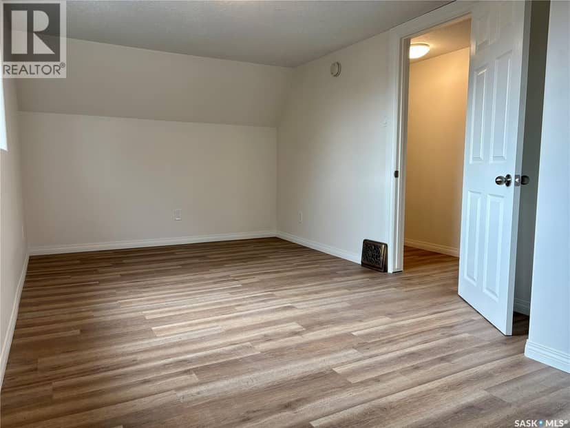 214 Thomson STREET — photo 22 of 25