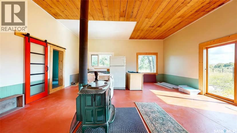 2 Chimney Coulee ROAD, Eastend, photo 3
