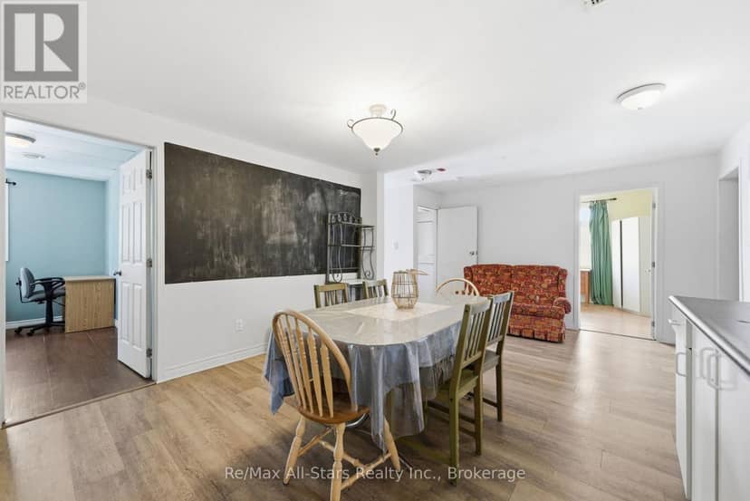 103 Durham Street W — photo 6 of 27