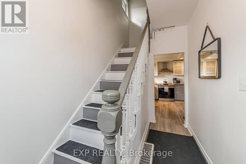 22 St Johns Way — photo 3 of 31