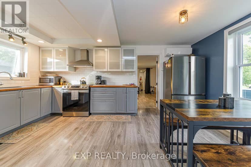 22 St Johns Way — photo 4 of 31