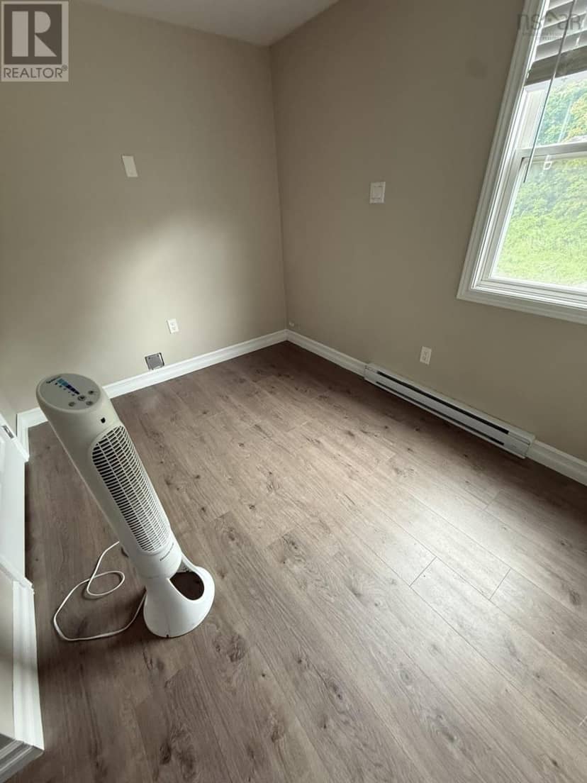 34 Hawthorne Street — photo 10 of 10