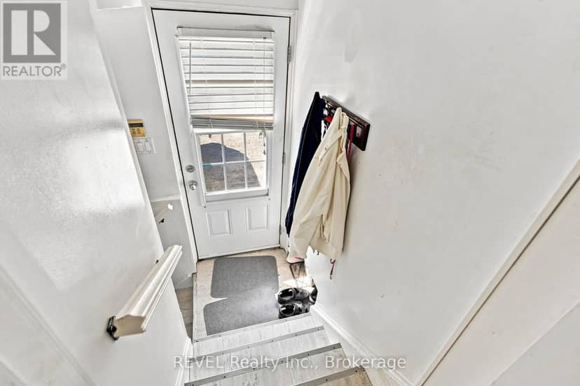 5699 Montrose Road — photo 17 of 40