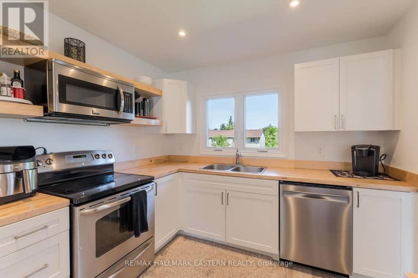 210 Maxwell Avenue — photo 11 of 40