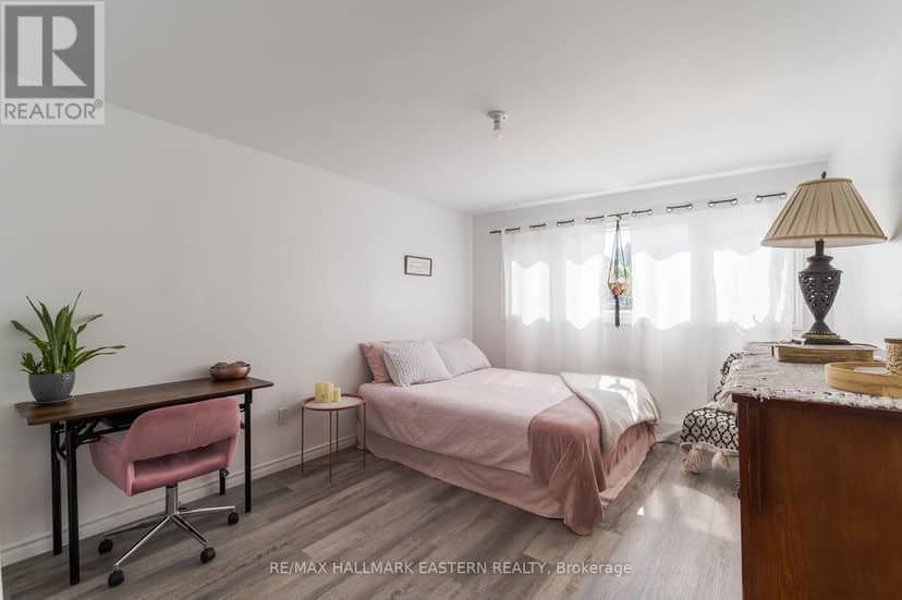210 Maxwell Avenue — photo 16 of 40