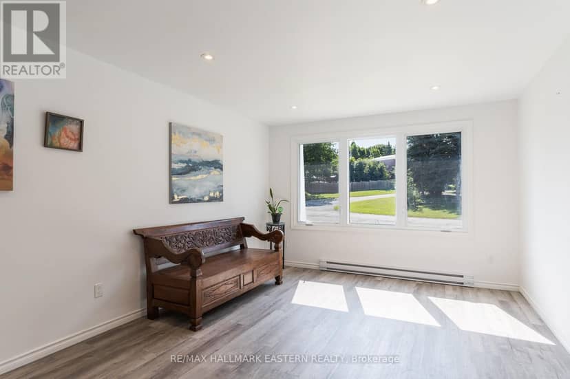 210 Maxwell Avenue — photo 3 of 40