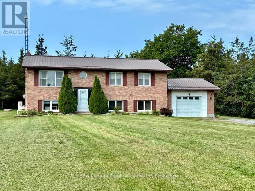 2631 62 Highway, Prince Edward County
