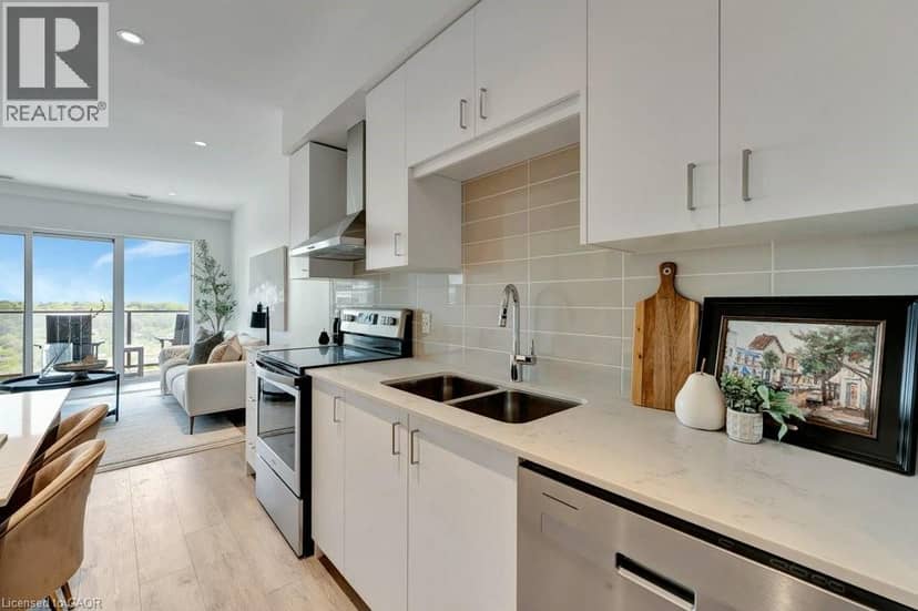 15 GLEBE Street Unit# 1511 — photo 16 of 37