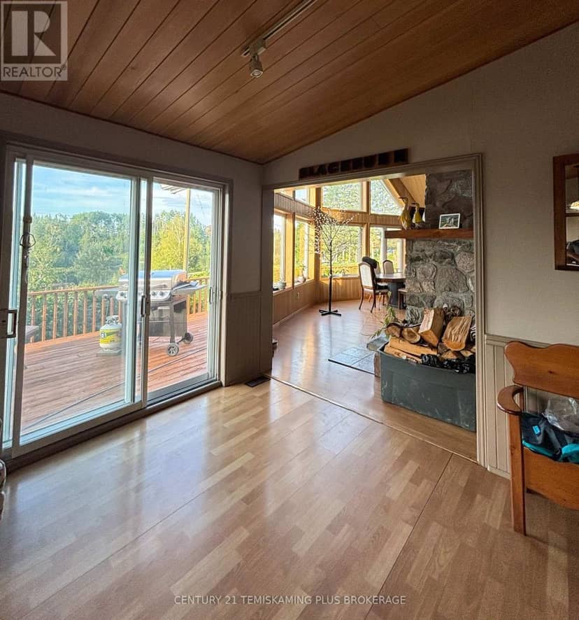 65 Lakeshore Avenue — photo 10 of 40