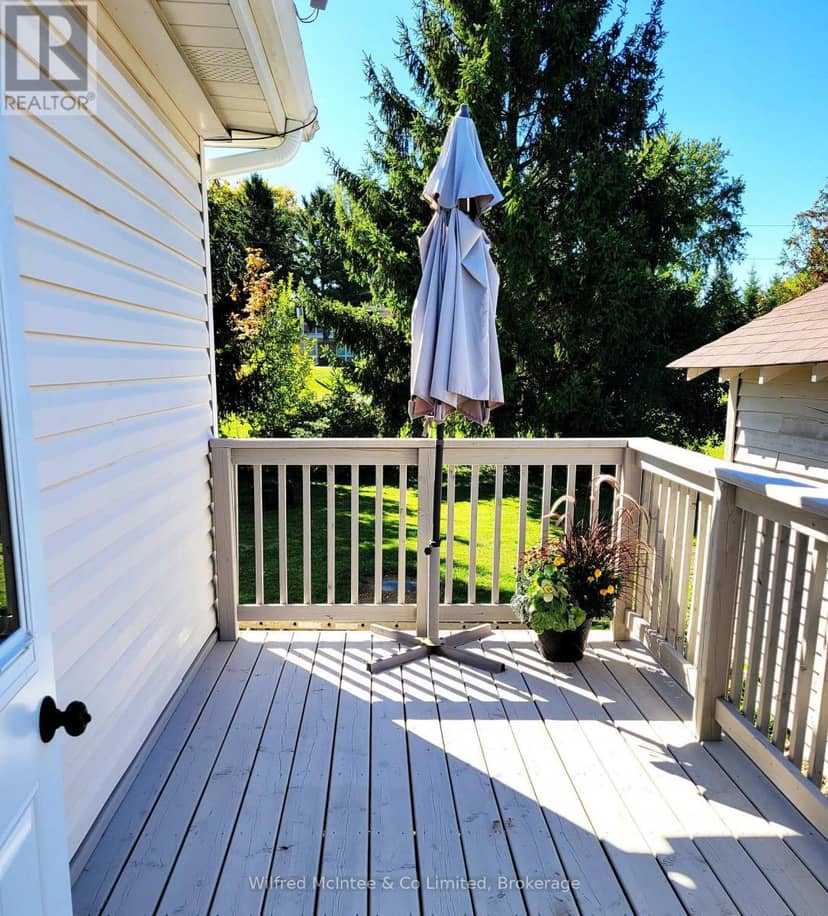 104 Meadows Drive, West Grey, photo 2
